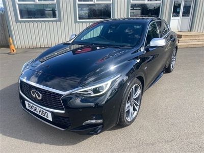 Infiniti Q30