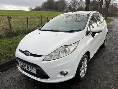 Used Ford Fiesta Zetec 2010 White Hatchback