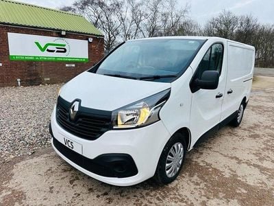 White Used 2019 Renault Trafic Business MPV | £7,950 (Super price)