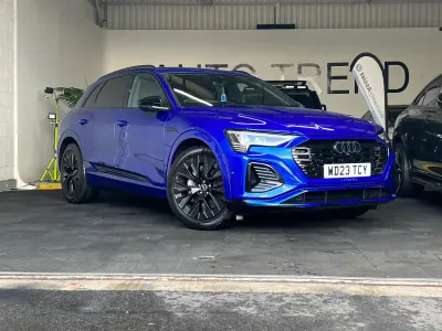 Usado Audi e-tron Black Edition 300 kW (408 HP) 2023 Azul SUV