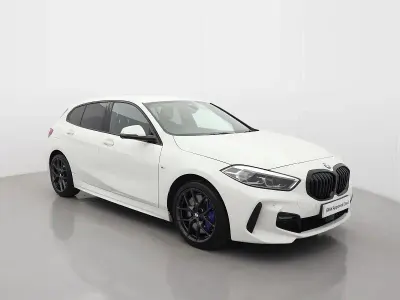Usado BMW 120 M Sport 187 CV (137 kW) 2023 Blanco Utilitario