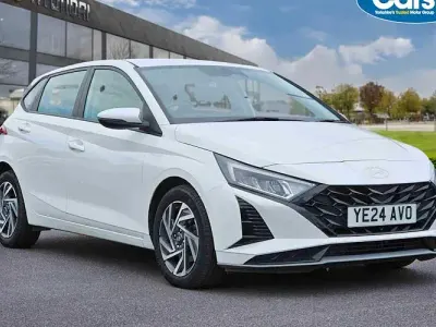 Used Hyundai i20 Advanced 101 HP (74 kW) 2024 White Hatchback