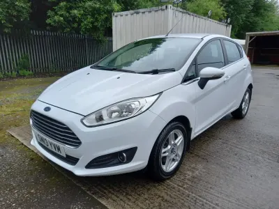 Used Ford Fiesta Zetec 2013 White Hatchback