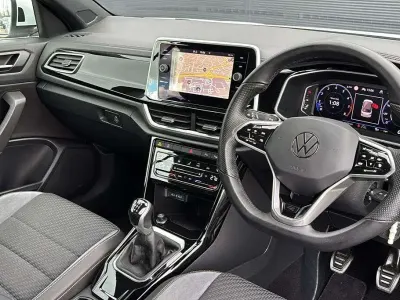 Begagnad VW T-Roc Cabriolet R-line 150 HK (110 kW) 2023 Vit Cab