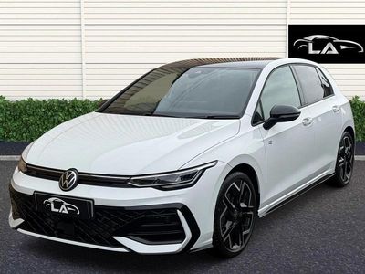 Second-hand VW Golf VIII R-line 150 CP (110 kW) 2025 Alb Hatchback