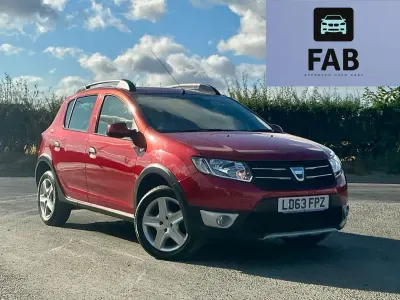 Used Dacia Sandero Lauréate 2013 Red Hatchback