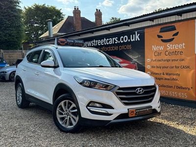 White Used 2016 Hyundai Tucson SE SUV | £6,284 (A bit pricey)