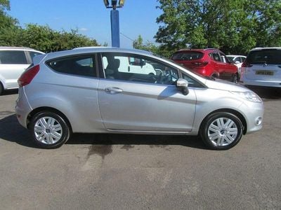 Used Ford Fiesta Zetec 80 HP (58 kW) 2010 Silver Hatchback