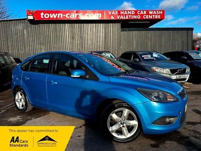 Used Ford Focus Zetec 123 HP (90 kW) 2011 Blue Hatchback