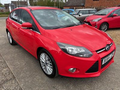 Używany Ford Focus Zetec 2014 Czerwony Hatchback