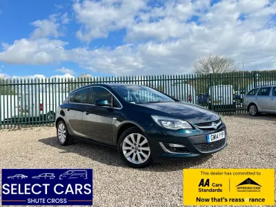Gebraucht Vauxhall Astra Elite 165 PS (121 kW) 2014 Grün Kleinwagen