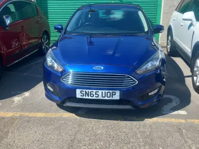 Used Ford Focus Zetec 120 HP (88 kW) 2015 Blue Hatchback