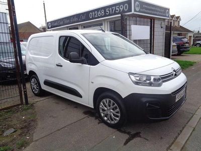 Used Citroën Berlingo 100 HP (73 kW) 2019 White MPV