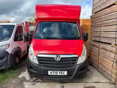 Używany Vauxhall Movano 130 KM (95 kW) 2019 Czerwony Minivan