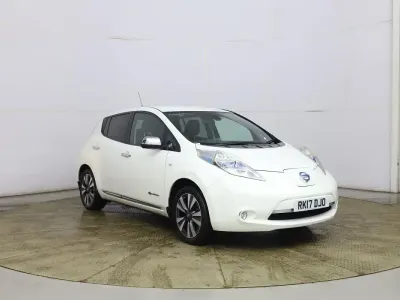 Begagnad Nissan Leaf Tekna 80 kW (109 HK) 2017 Vit Halvkombi