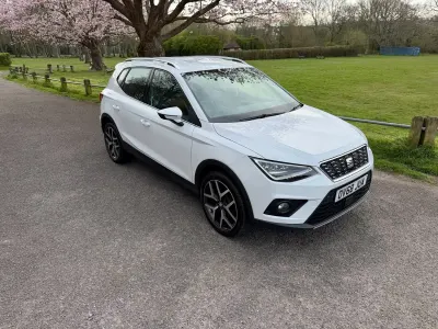 Używany Seat Arona XCELLENCE Lux 115 KM (84 kW) 2018 Biały SUV