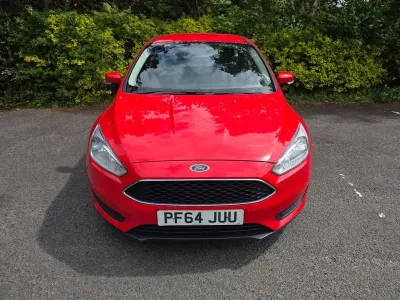Used Ford Focus Studio 85 HP (62 kW) 2014 Red Hatchback