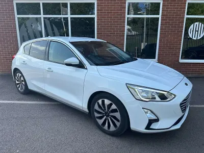 Used Ford Focus Zetec 100 HP (73 kW) 2019 White Hatchback