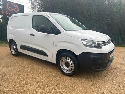 Used Citroën Berlingo 100 HP (73 kW) 2022 White MPV
