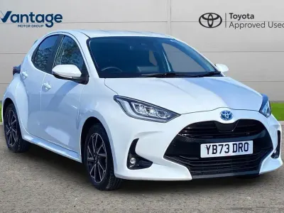 Used Toyota Yaris Design 113 HP (83 kW) 2023 White Hatchback