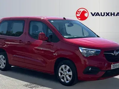 Second-hand Vauxhall Combo 110 CP (80 kW) 2019 Roșu Monovolum