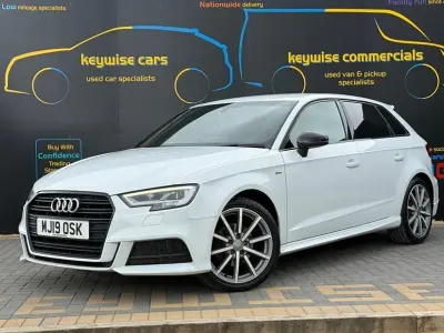 Usado Audi A3 Black Edition 150 HP (110 kW) 2019 Branco Sedan