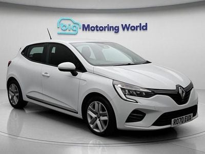 Used Renault Clio V Play 100 HP (73 kW) 2020 White Hatchback