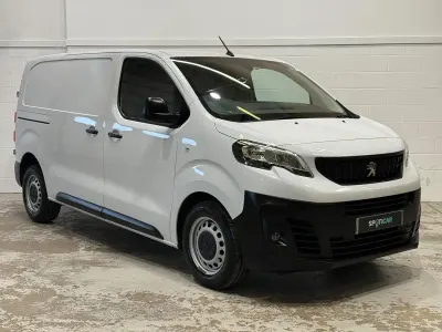 Used Peugeot Expert Premium 102 HP (75 kW) 2023 White Van