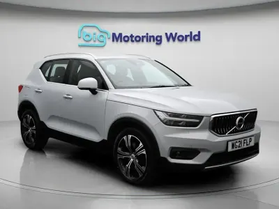 Usado Volvo XC40 Inscription 197 CV (144 kW) 2021 Plateado SUV