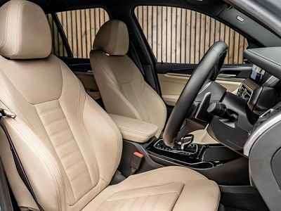 Begagnad BMW X3 Advantage 2022 Grå SUV