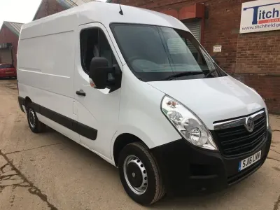 Used Vauxhall Movano 110 HP (80 kW) 2016 White MPV
