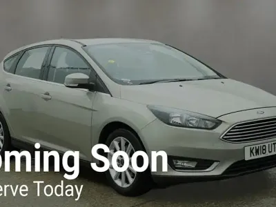 Używany Ford Focus Titanium 125 KM (91 kW) 2017 Srebrny Hatchback