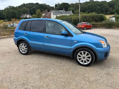Used Ford Fusion Titanium 2009 Blue Hatchback