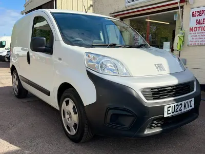 Używany Fiat Fiorino 80 KM (58 kW) 2022 Biały Minivan
