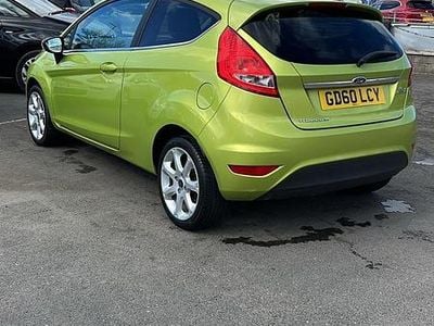 Begagnad Ford Fiesta Titanium 118 HK (86 kW) 2010 Grön Halvkombi