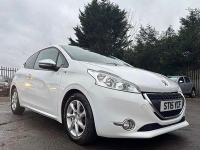 Used Peugeot 208 Style 2015 White Hatchback