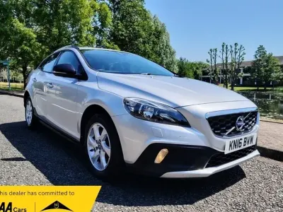 Used Volvo V40 CC SE 150 HP (110 kW) 2016 Estate