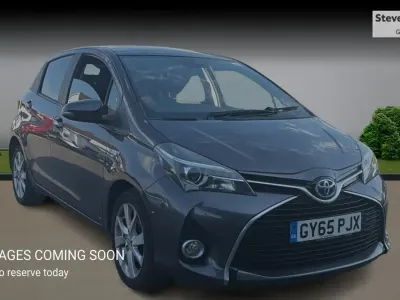 Used Toyota Yaris Sport 100 HP (73 kW) 2015 Grey Hatchback