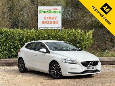 Used Volvo V40 Momentum 120 HP (88 kW) 2017 White Hatchback