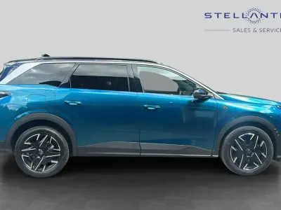 Second-hand Peugeot 5008 GT 134 CP (98 kW) 2025 Albastru SUV