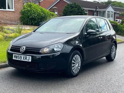 Begagnad VW Golf VI S 105 HK (77 kW) 2010 Svart Halvkombi