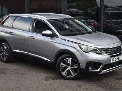 Gebraucht Peugeot 5008 Allure 130 PS (95 kW) 2019 Grau SUV