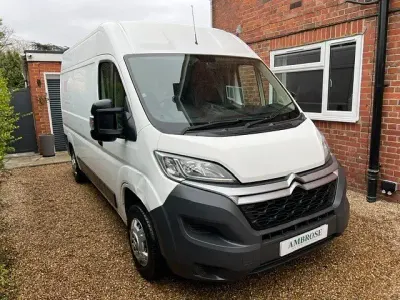Usado Citroën Relay 130 HP (95 kW) 2016 Branco Van