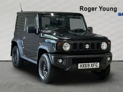 Usado Suzuki Jimny SZ4 102 HP (75 kW) 2019 Preto SUV