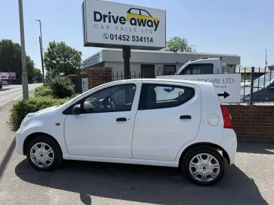 Used Suzuki Alto 68 HP (50 kW) 2014 White Hatchback