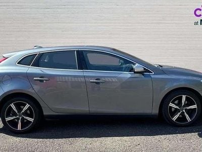 Begagnad Volvo V40 R-Design 122 HK (89 kW) 2017 Grå Halvkombi