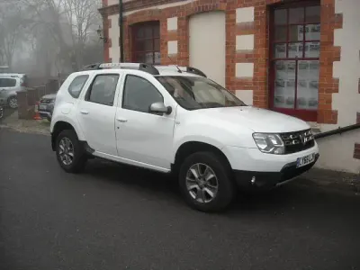 Used Dacia Duster Lauréate 125 HP (91 kW) 2017 White SUV
