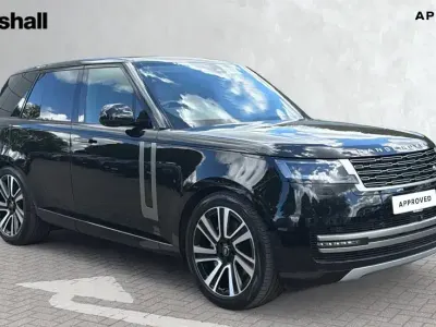 Käytetty Land Rover Range Rover HSE 300 HP (220 kW) 2023 Musta Katumaasturi