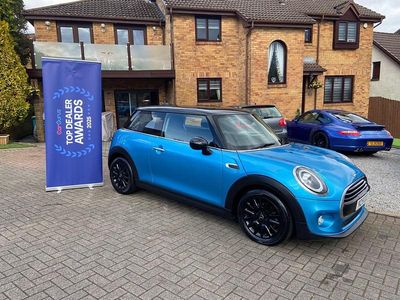Usado Mini Cooper Classic 136 HP (100 kW) 2019 Azul Citadino