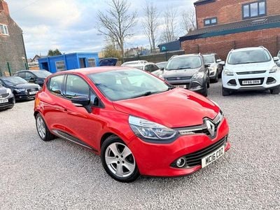 Used Renault Clio IV Dynamique 2016 Red Hatchback